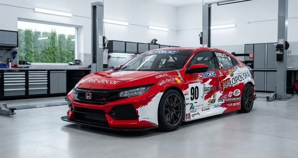 Usuwanie wgnieceń PDR w aucie wyścigowym – Naprawa dachu Hondy Macieja Serafina po Pikes Peak!